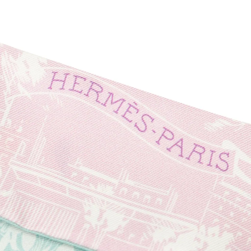 Hermès A L Ombre des Boulevards Silk Twilly Scarf MultiColor Never worn - Inside View