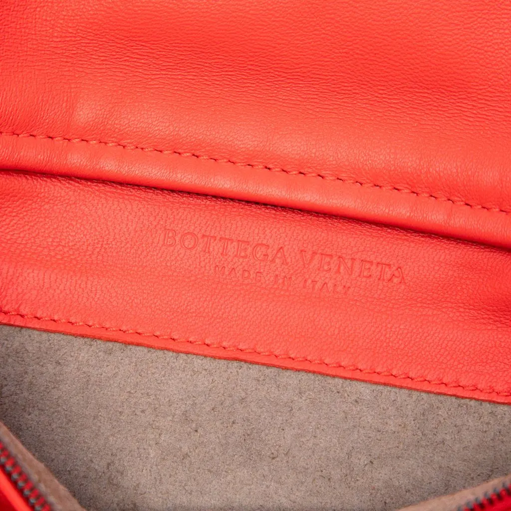 Bottega Veneta Nappa Intrecciato Turn Lock Clutch Red Leather Very good - Box View