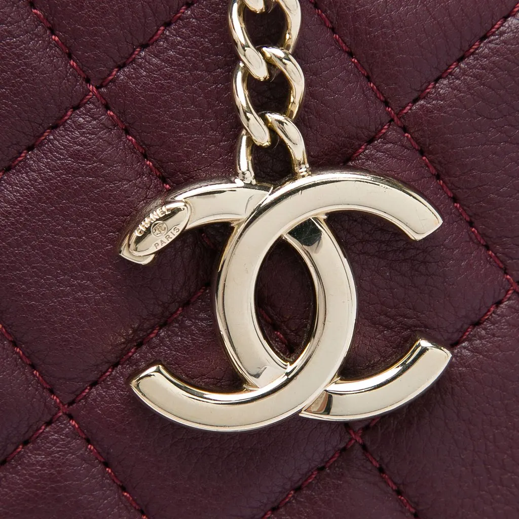 Chanel Quilted Calfskin Banane Waist Bag Red Leather Very good - Box View