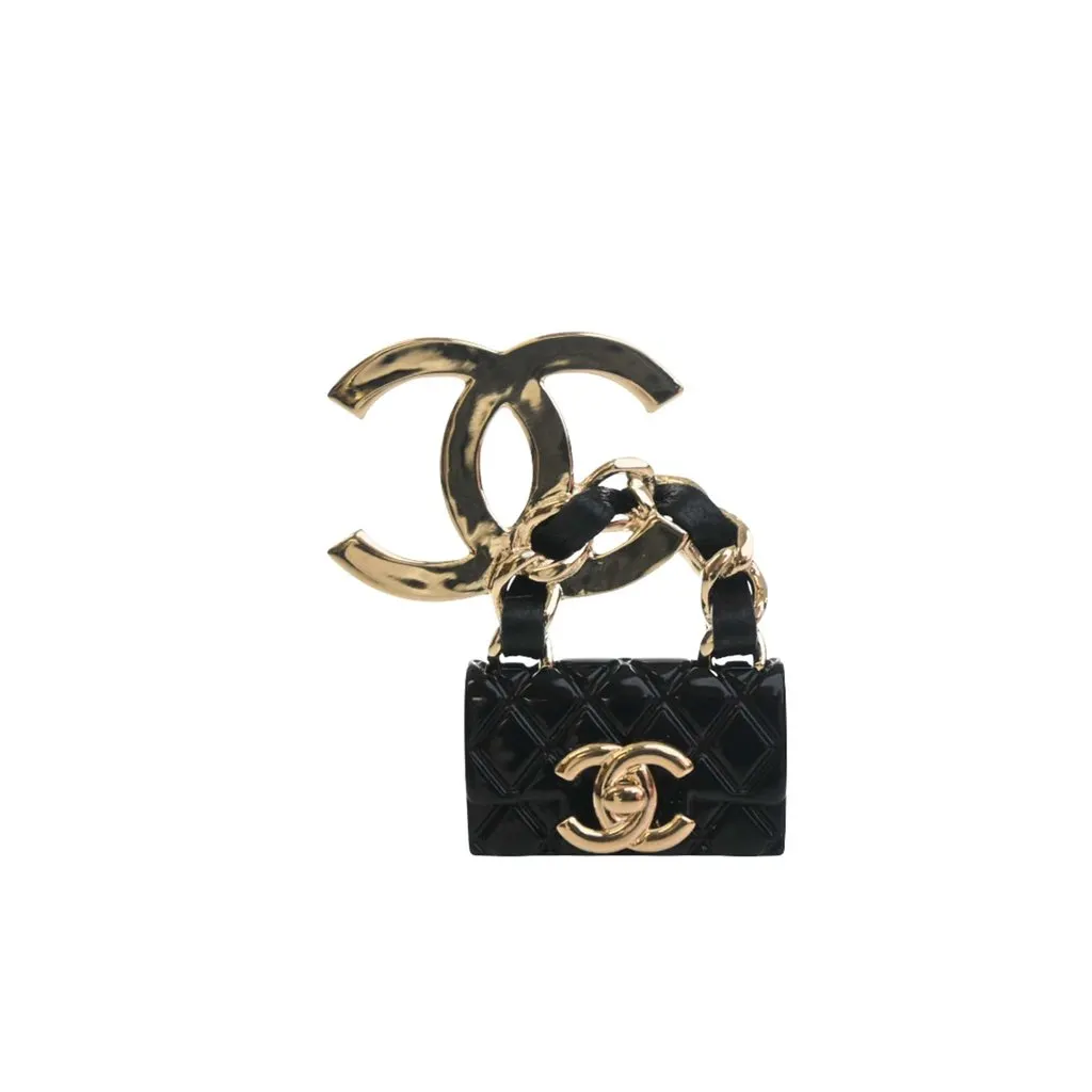 Chanel CC Gold Plated Quilted Enamel Flap Bag Brooch Gold Metal Very good - Model View