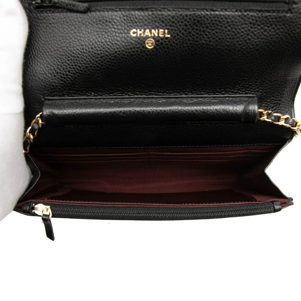 Chanel CC Quilted Caviar Wallet on Chain Black Leather Very good - Model View
