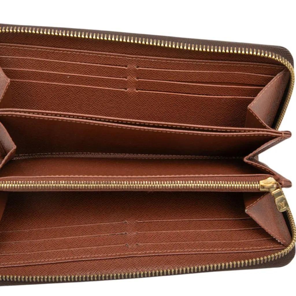 Louis Vuitton Monogram Zippy Long Wallet Brown Very good - Model View