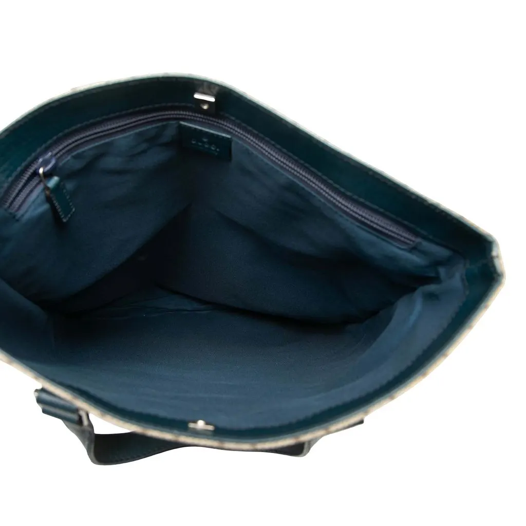 Gucci GG Supreme Tote Beige Canvas Good - Model View