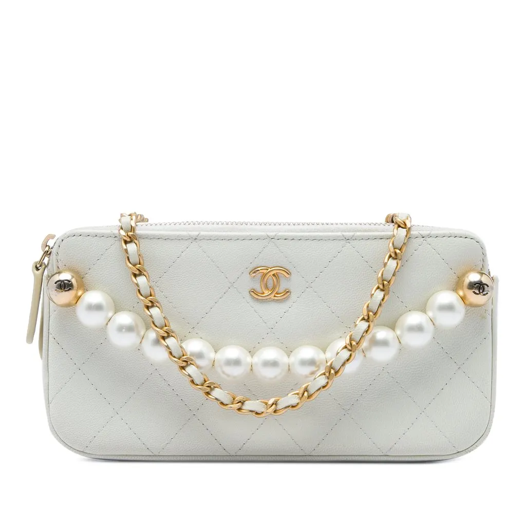Chanel CC Quilted Goatskin Chic Pearls Double Zip Clutch With Chain White Leather Very good - Front View