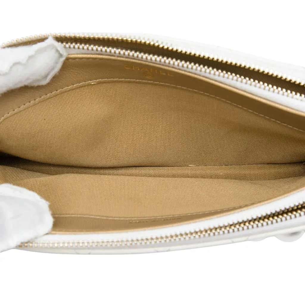 Chanel CC Quilted Goatskin Chic Pearls Double Zip Clutch With Chain White Leather Very good - Model View