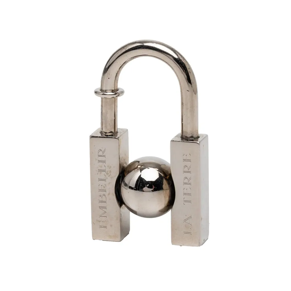 Hermès Palladium Plated L Homme Peut Embellir La Terre Cadena Charm Silver Metal Very good - Back View