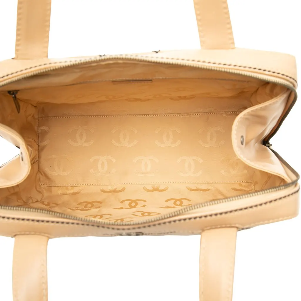 Chanel CC Lambskin Wild Stitch Handbag Beige Leather Very good - Model View