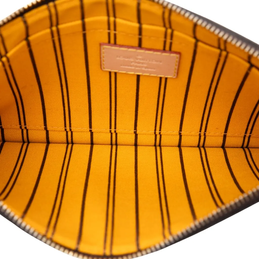 Louis Vuitton Monogram Neverfull MM Pouch Brown Canvas Very good - Model View