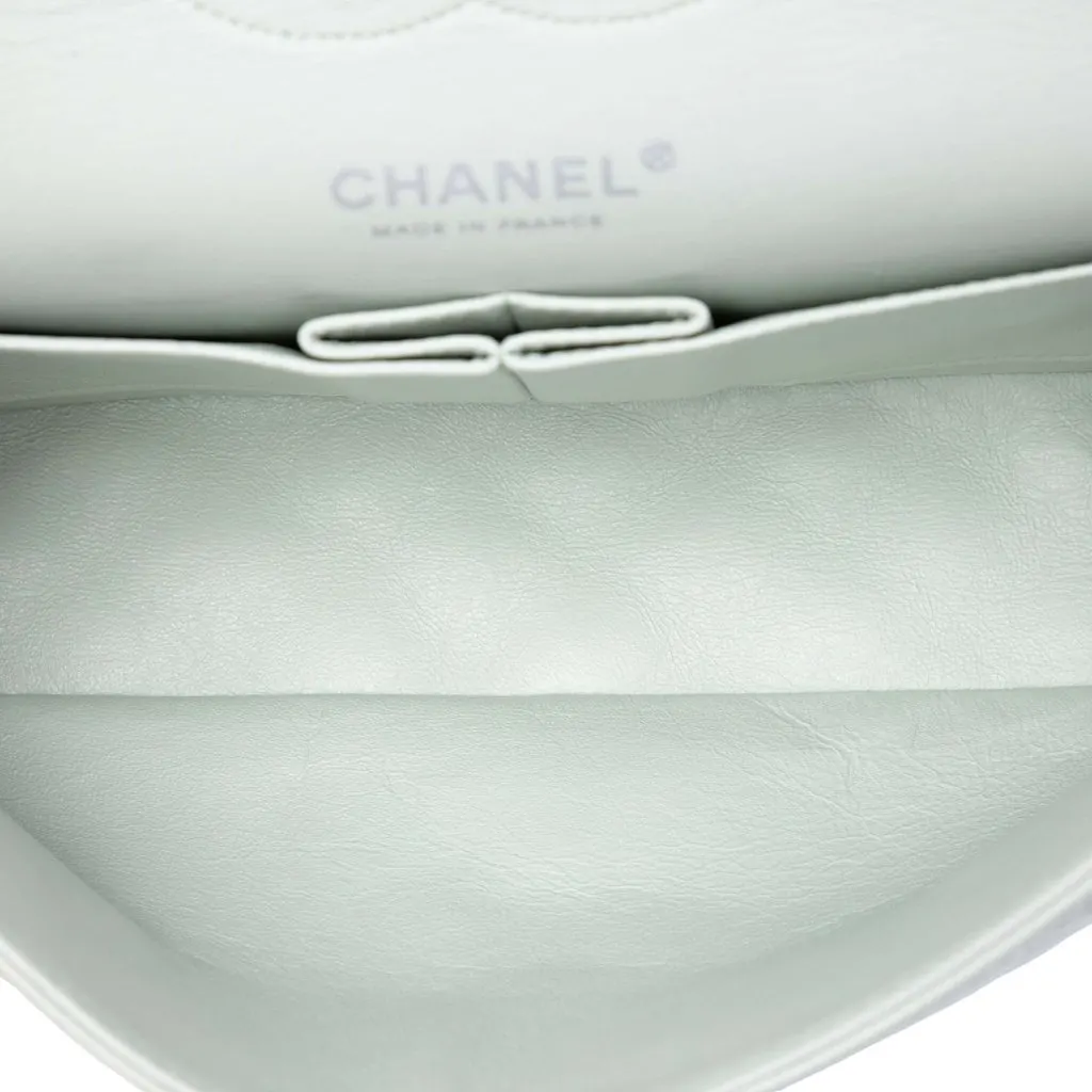 Chanel Medium Classic Lambskin Double Flap Green Leather Very good - Model View