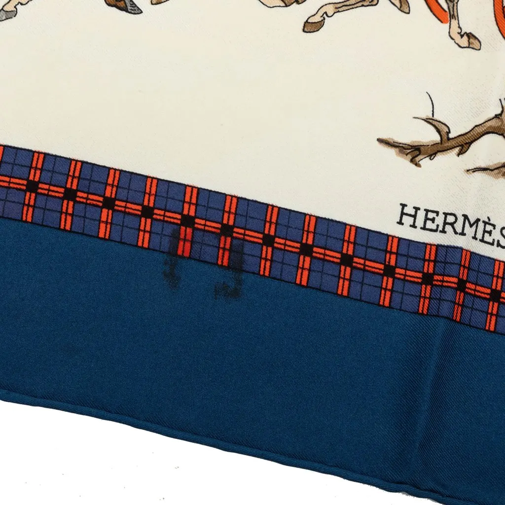 Hermès L Hiver en Poste Silk Scarf 90 White Silk Very good - Model View
