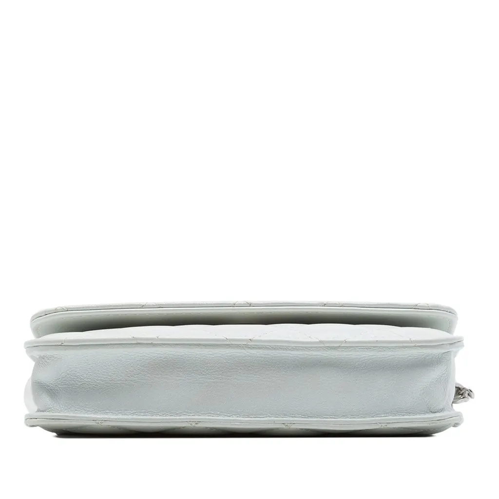 Chanel CC Quilted Lambskin Maxi Pearl Chain Strap White Leather Very good - Inside View