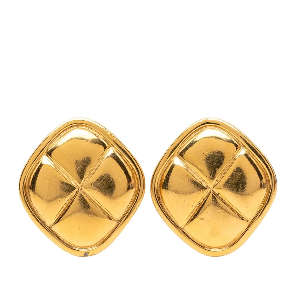 Chanel Quilted Gold Plated Rhombus Clip On Earrings Gold Metal Very good - Front View