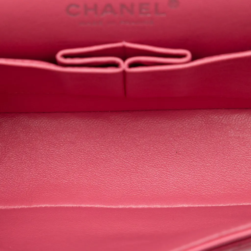 Chanel Medium Classic Chevron Lambskin Double Flap Pink Leather Very good - Model View