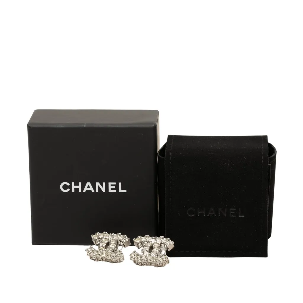 Chanel CC Brass Strass Push Back Earrings Silver Metal Very good - Model View