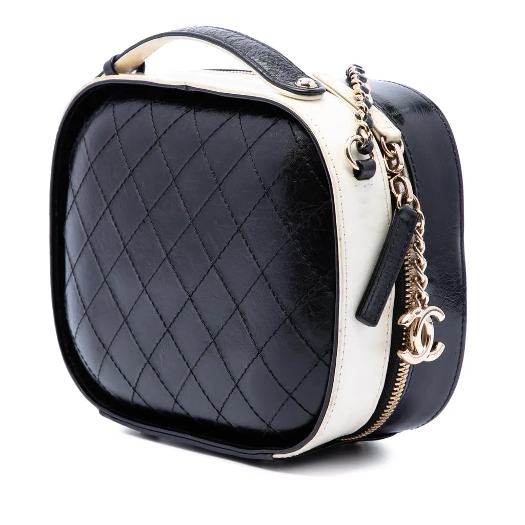 Chanel Small CC Quilted Crumpled Calfskin Vanity Case White Leather Very good - Back View