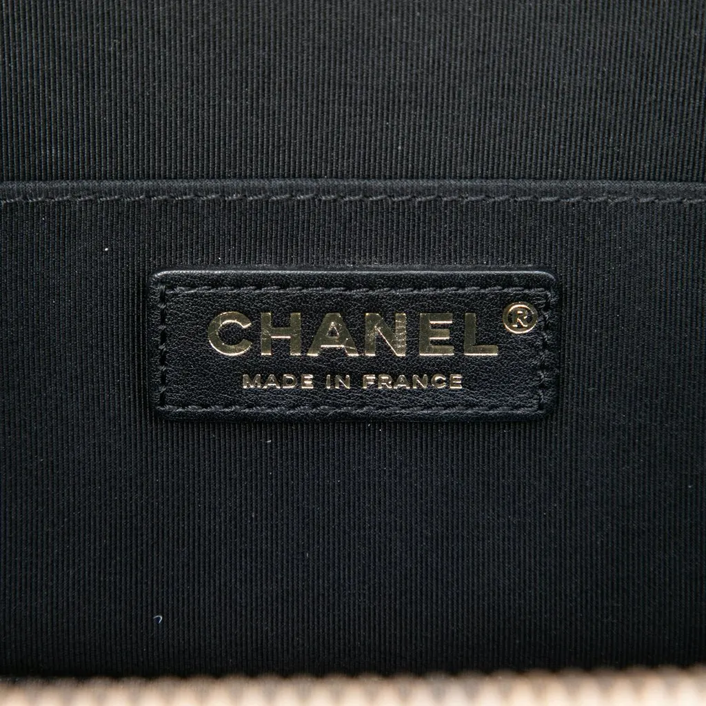 Chanel Small CC Quilted Crumpled Calfskin Vanity Case White Leather Very good - Box View
