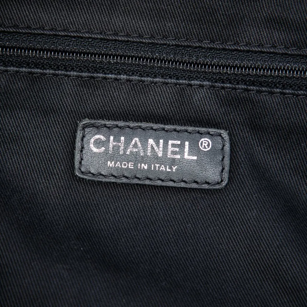 Chanel Paris New York Quilted Nylon Tote Black Very good - Box View