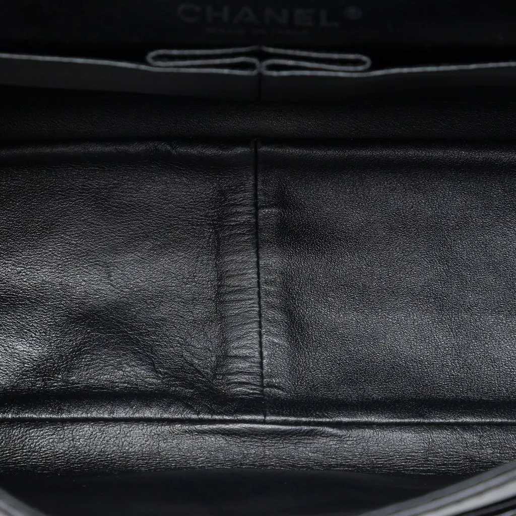 Chanel Quilted Crinkled Patent Reissue 2.55 Double Flap 227 Black Leather Very good - Model View