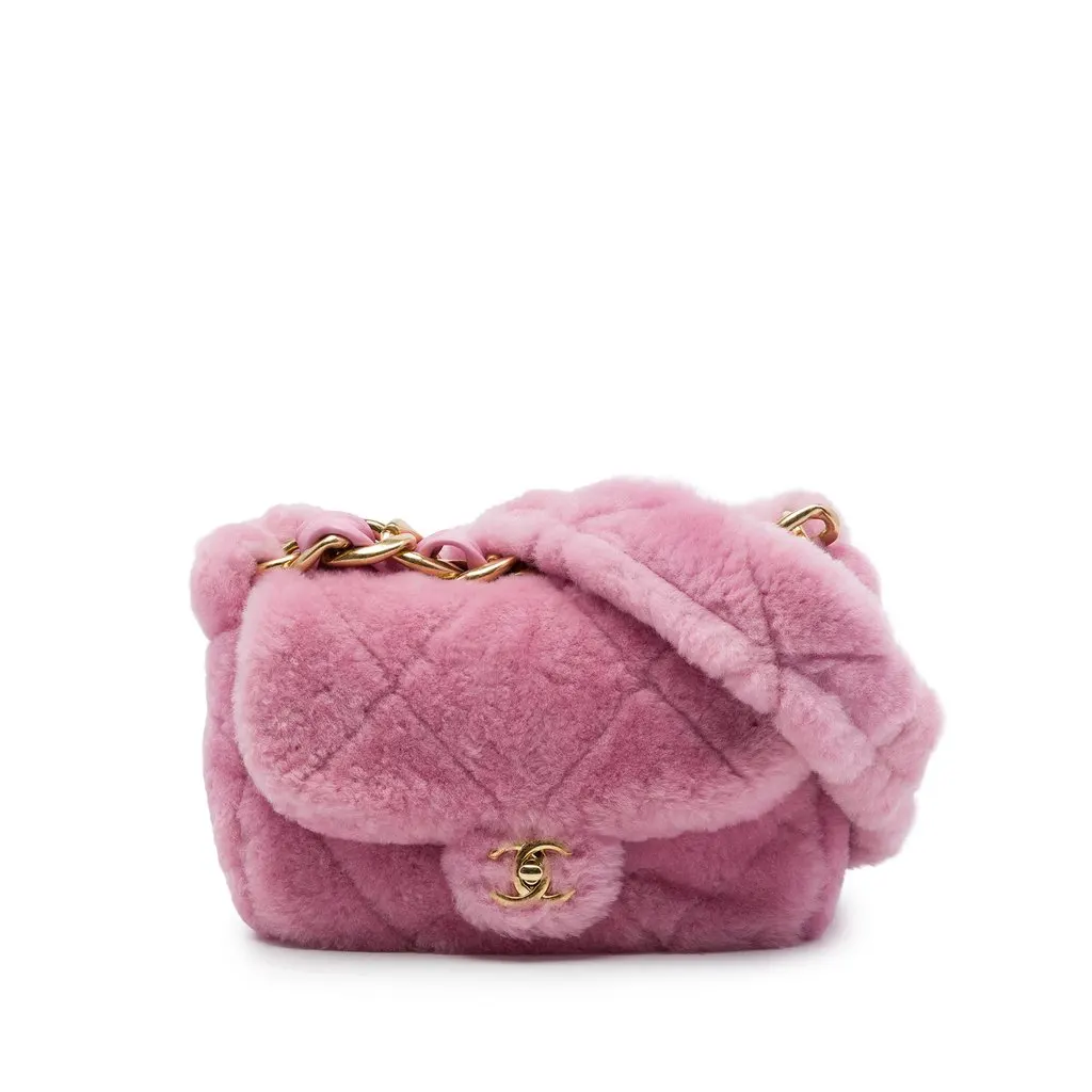 Chanel Quilted Shearling Coconing Single Flap Pink Shearling Very good - Front View