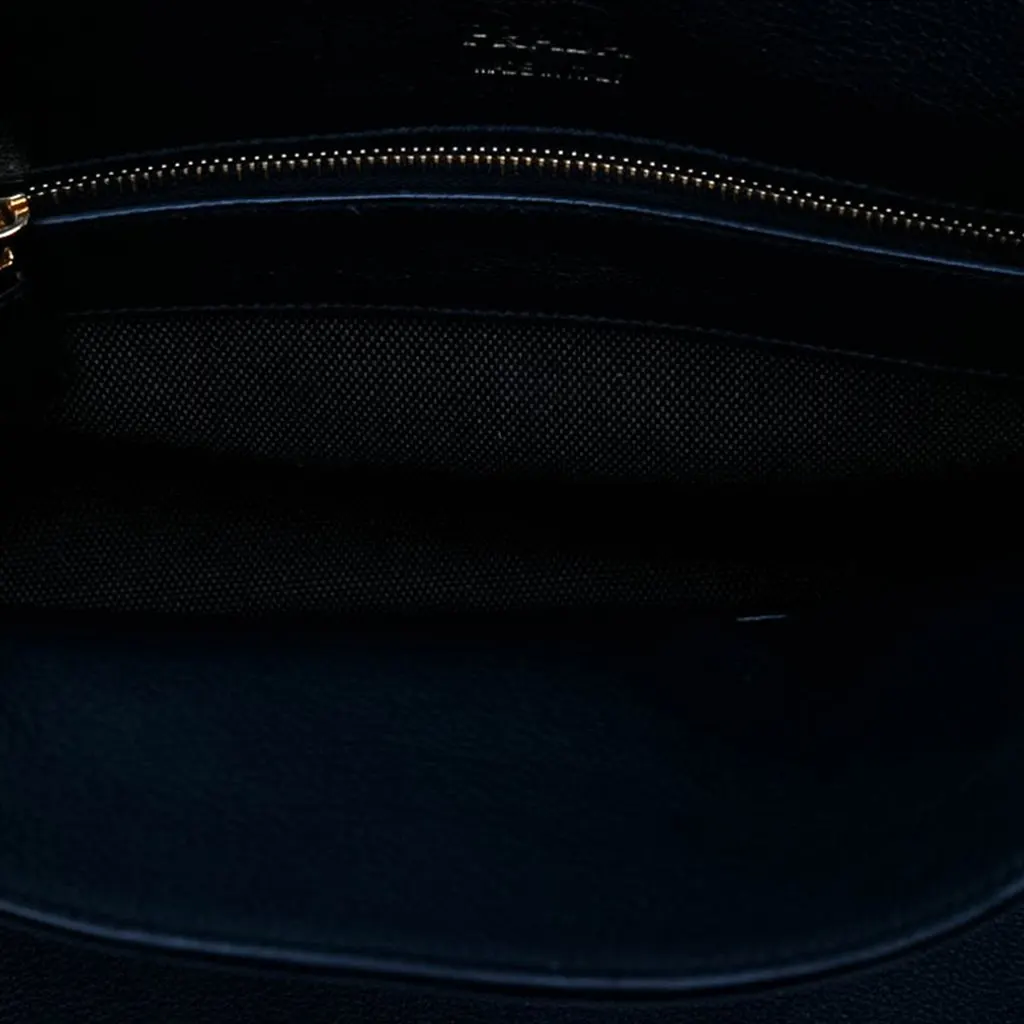 Prada Large Soft Grain Leather Tote Black Leather Very good - Model View