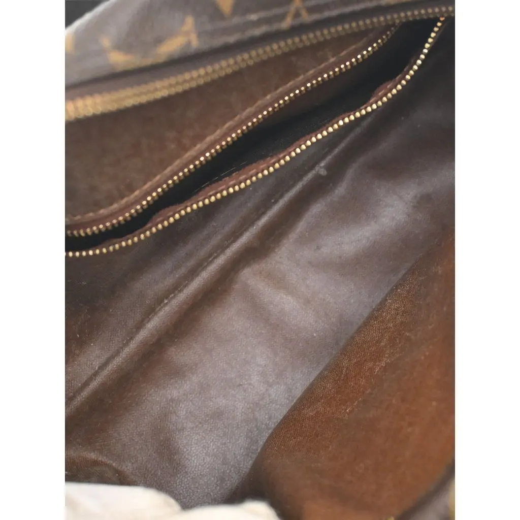 Louis Vuitton Monogram Trousse Toilette 25 Brown Canvas Very good - Model View