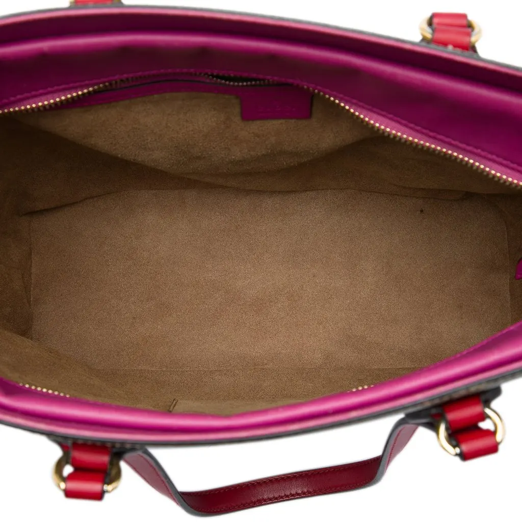 Gucci Medium GG Supreme Linea A Zip Tote Beige Canvas Good - Model View