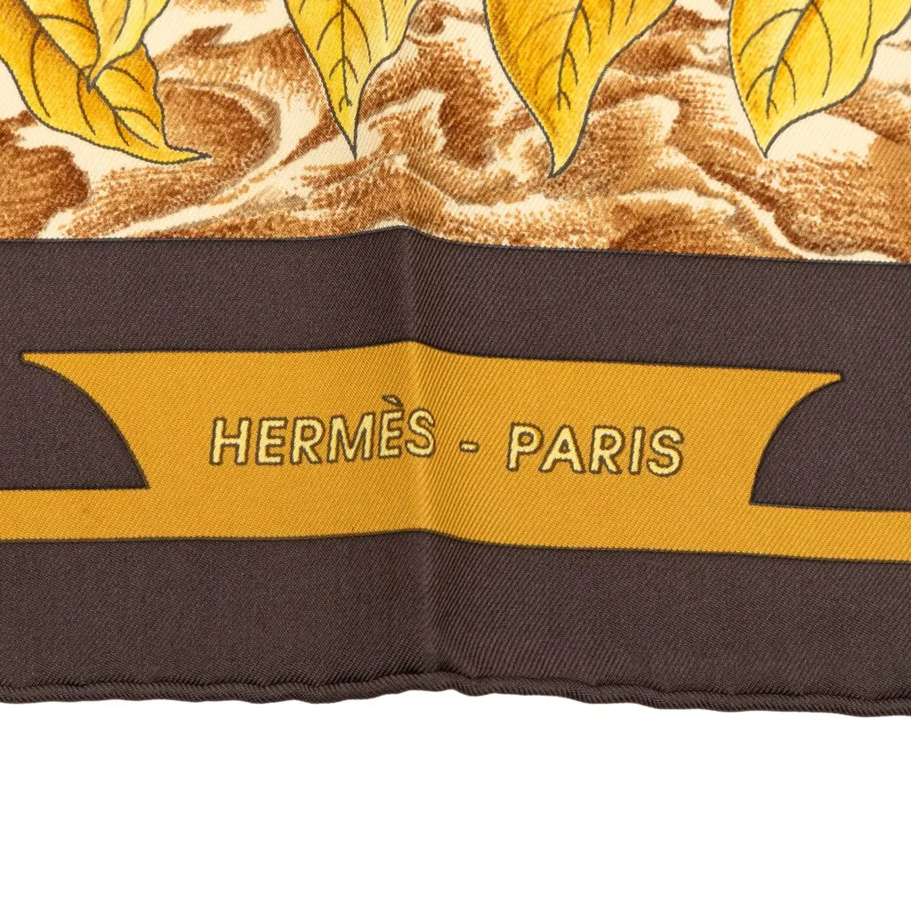 Hermès Casse Noisette Silk Scarf 90 Black Very good - Model View