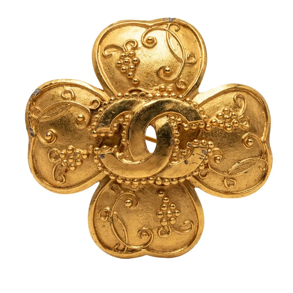 Chanel CC Gold Plated Grapevine Clover Brooch Gold Metal Very good - Front View
