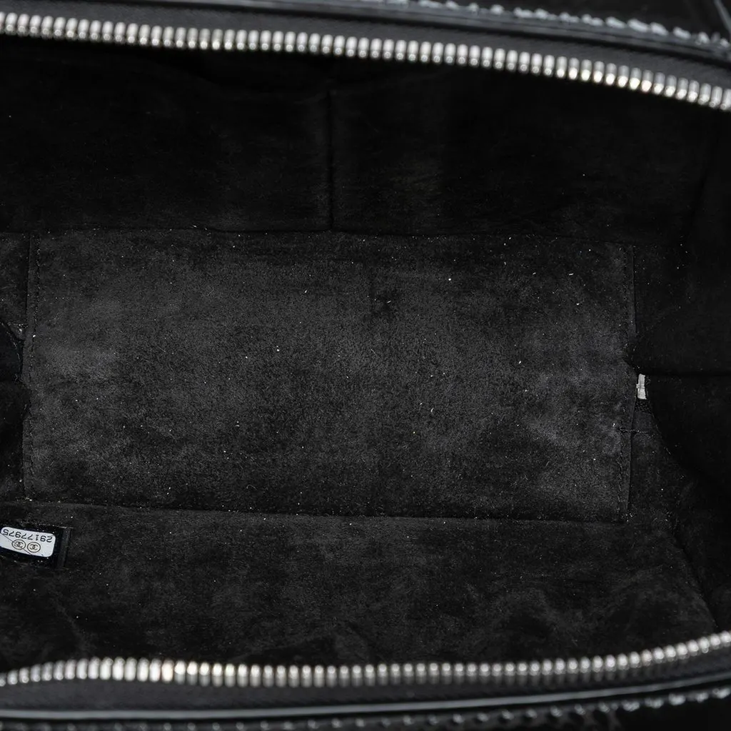 Chanel Small CC Quilted Patent Travel Kit Vanity Case Black Leather Very good - Model View