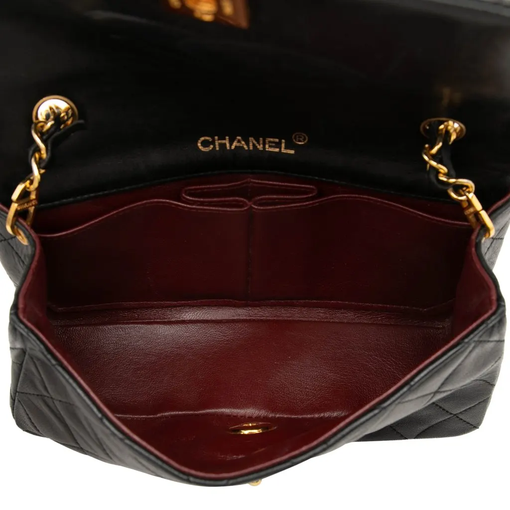 Chanel CC Quilted Lambskin Turnlock Full Single Flap Black Leather Very good - Model View