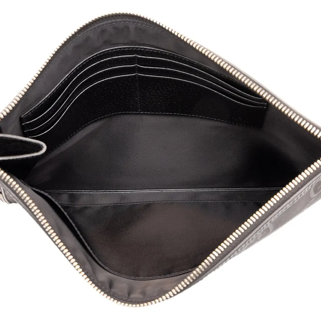 Gucci GG Nylon Off The Grid Pouch Black Polyamide Very good - Model View