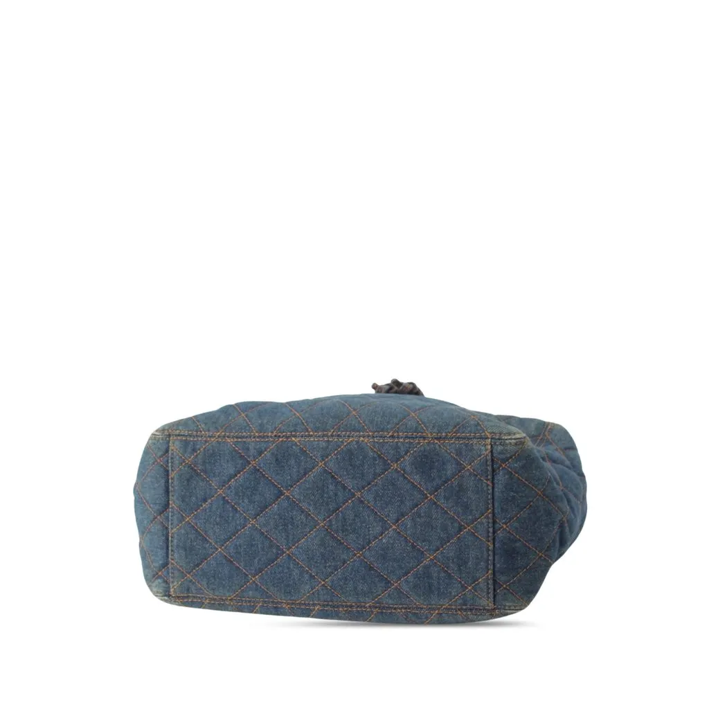 Chanel CC Quilted Denim Resin Ring Handle Bucket Bag Blue Very good - Model View