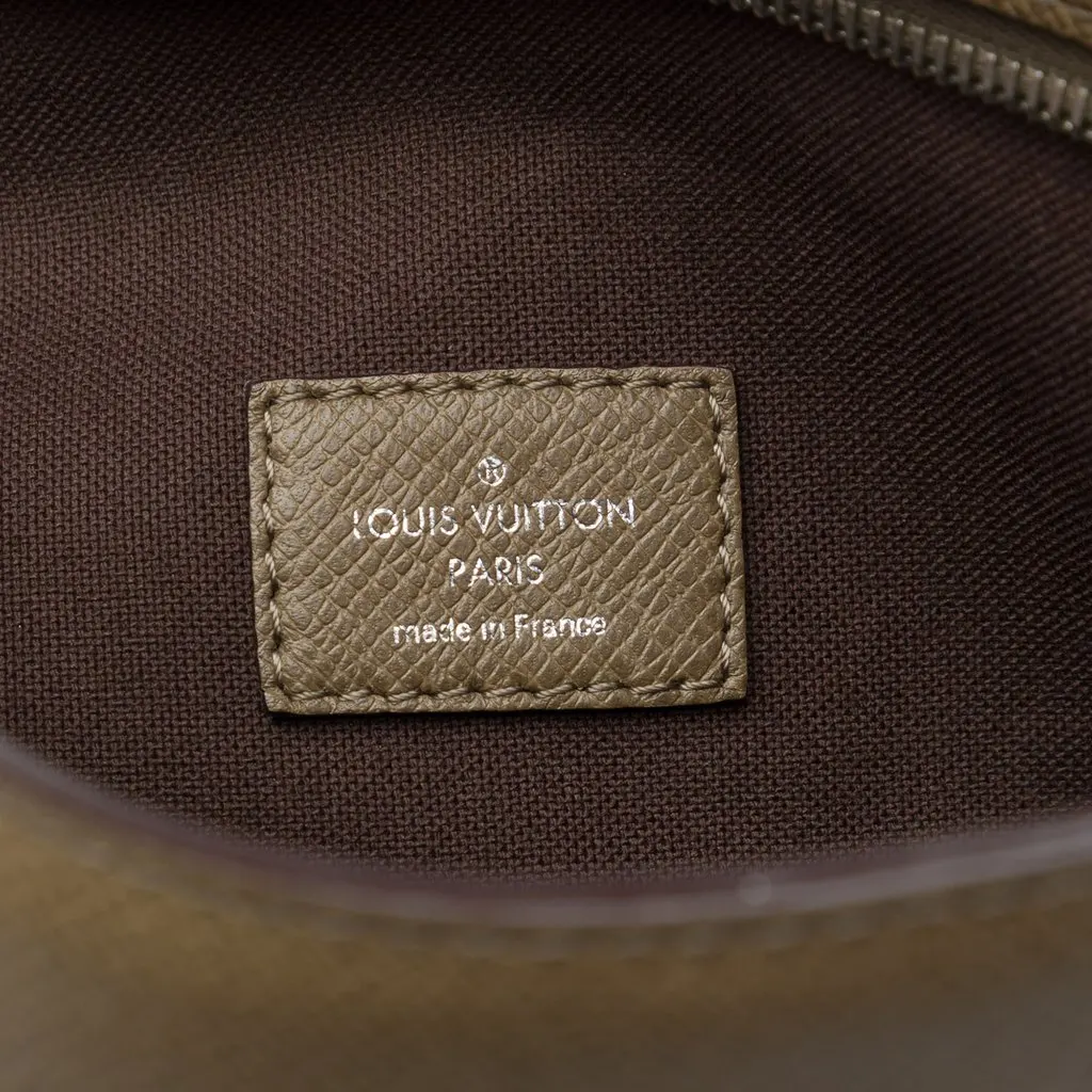Louis Vuitton Taiga Sasha Brown Leather Good - Box View