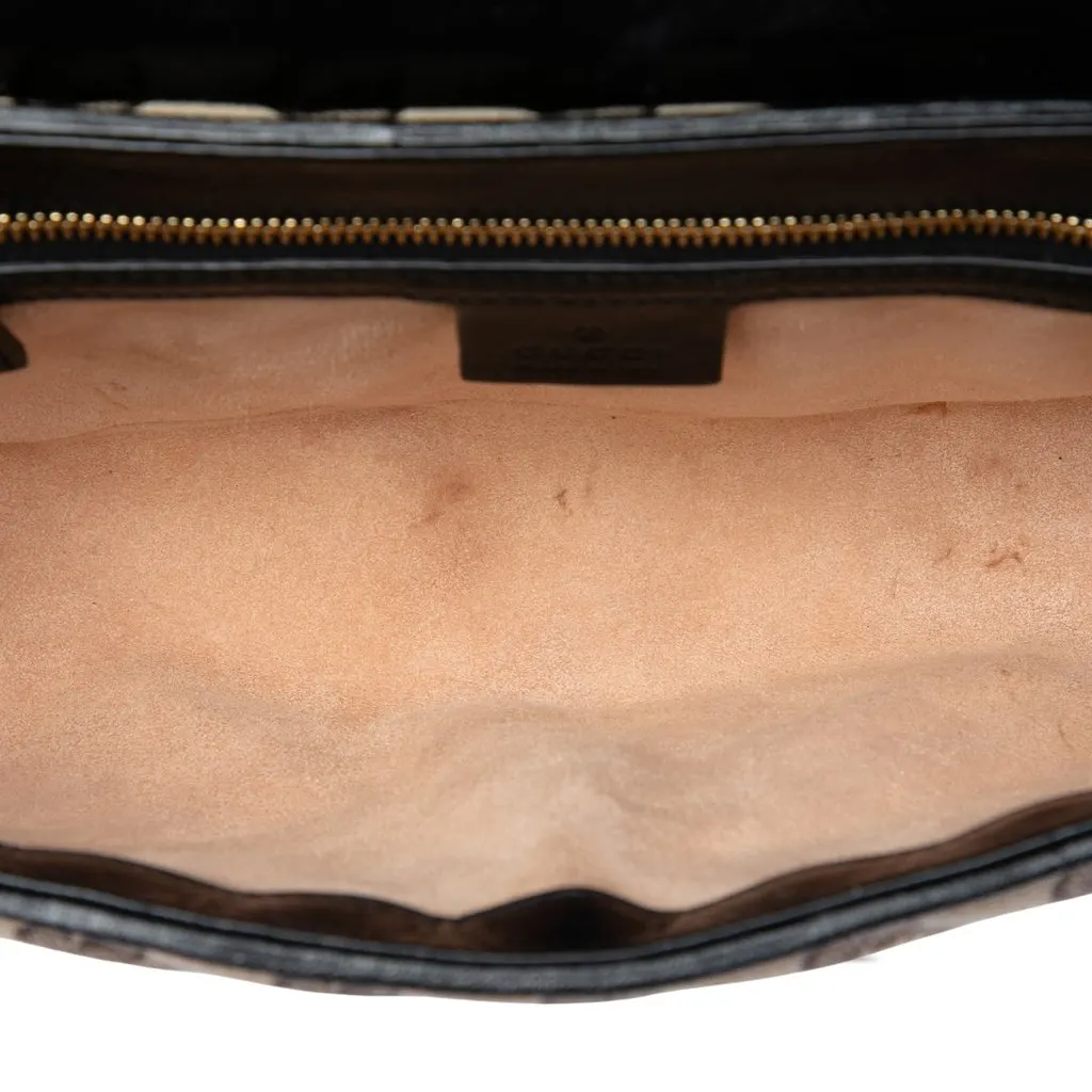 Gucci Medium GG Marmont Matelasse Diagonal GG Canvas Shoulder Bag Beige Very good - Model View