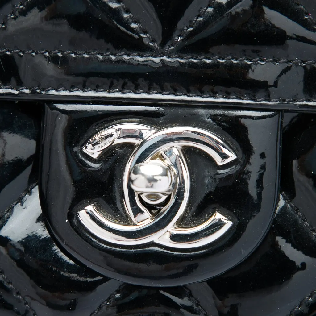 Chanel Medium Patent Coco Shine Flap Black Leather Very good - Box View