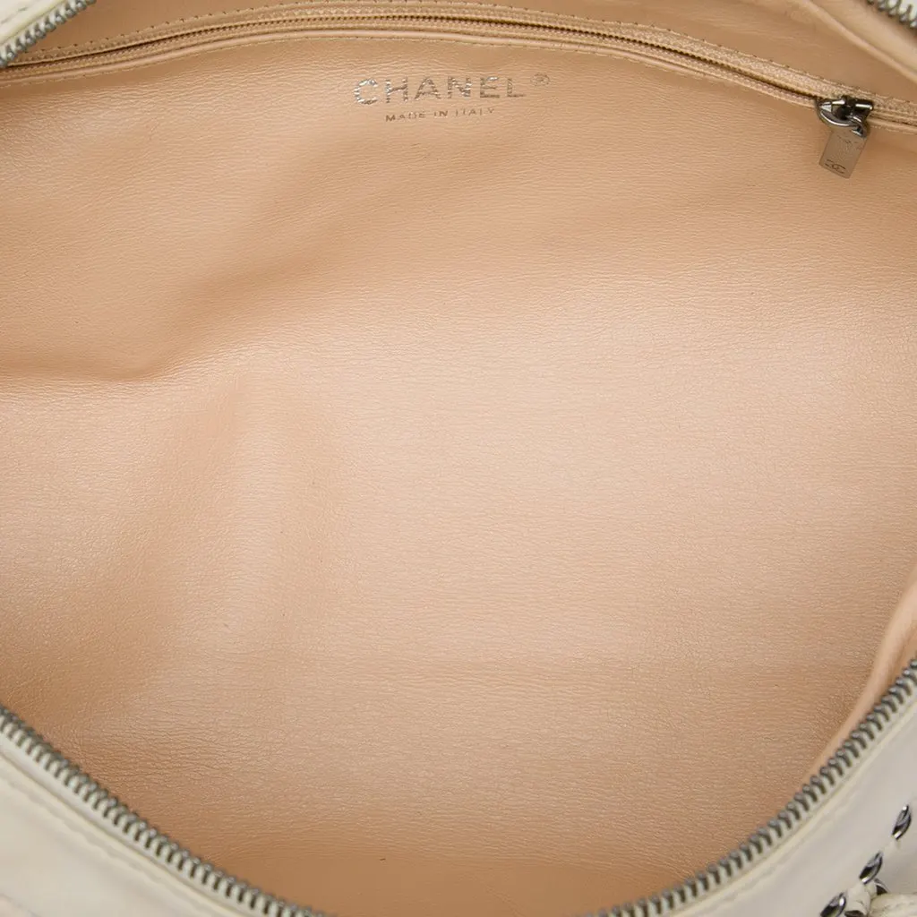 Chanel Small Calfskin Luxe Ligne Bowler Bag White Leather Very good - Model View