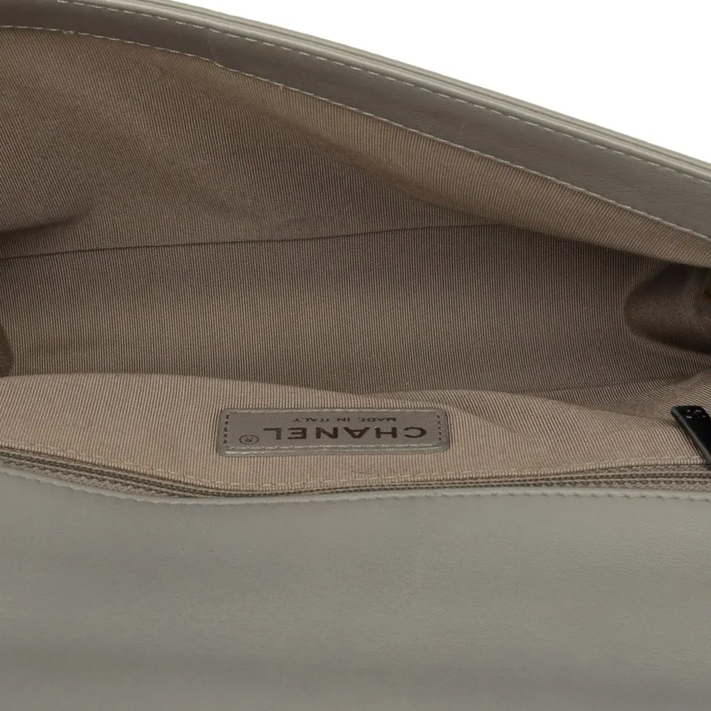 Chanel Medium Quilted Calfskin Ombre Boy Flap Beige Leather Very good - Model View