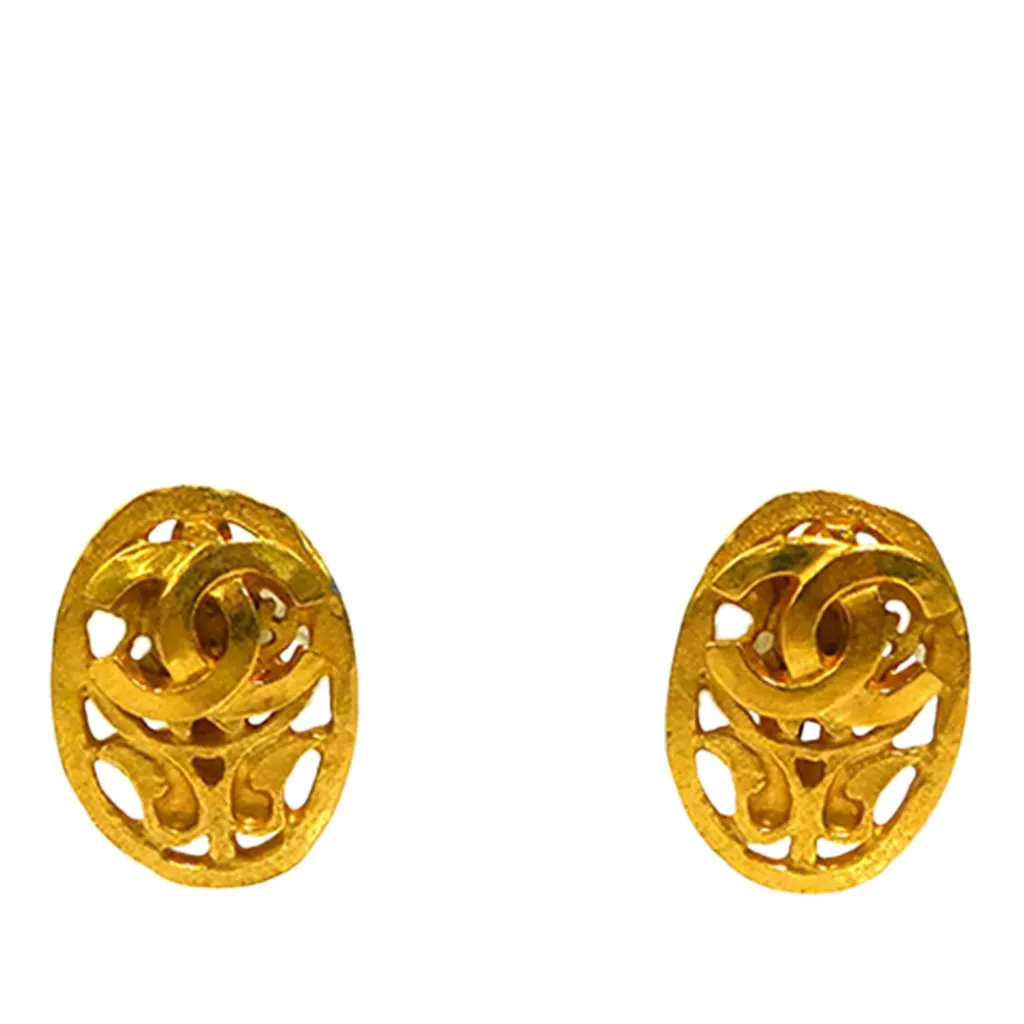 Chanel CC Gold Plated Oval Clip On Earrings Gold Metal Very good - Front View