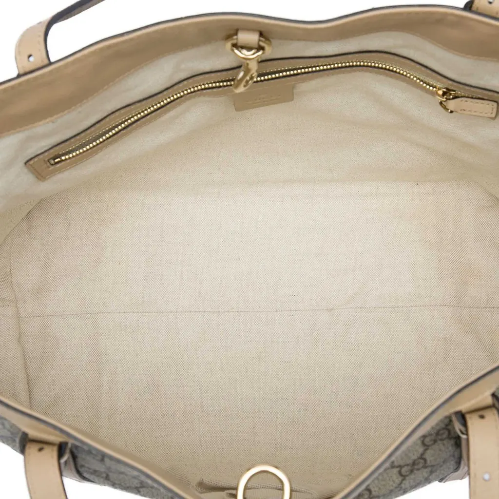 Gucci GG Supreme Nice Tote Beige Canvas Very good - Model View