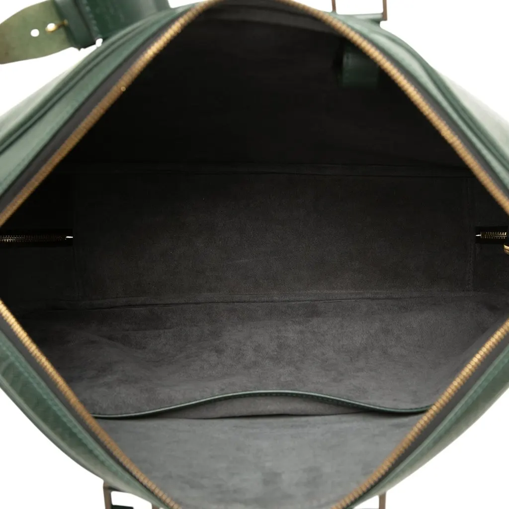 Louis Vuitton Taiga Helanga 1 Poche Green Leather Good - Model View