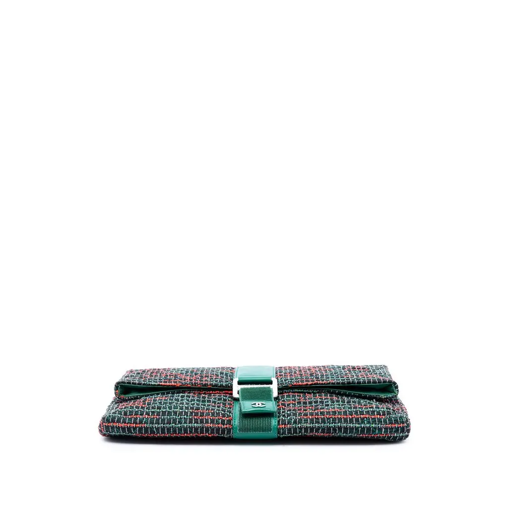 Chanel Quilted Tweed Grip Clutch Green Tweed Good - Inside View