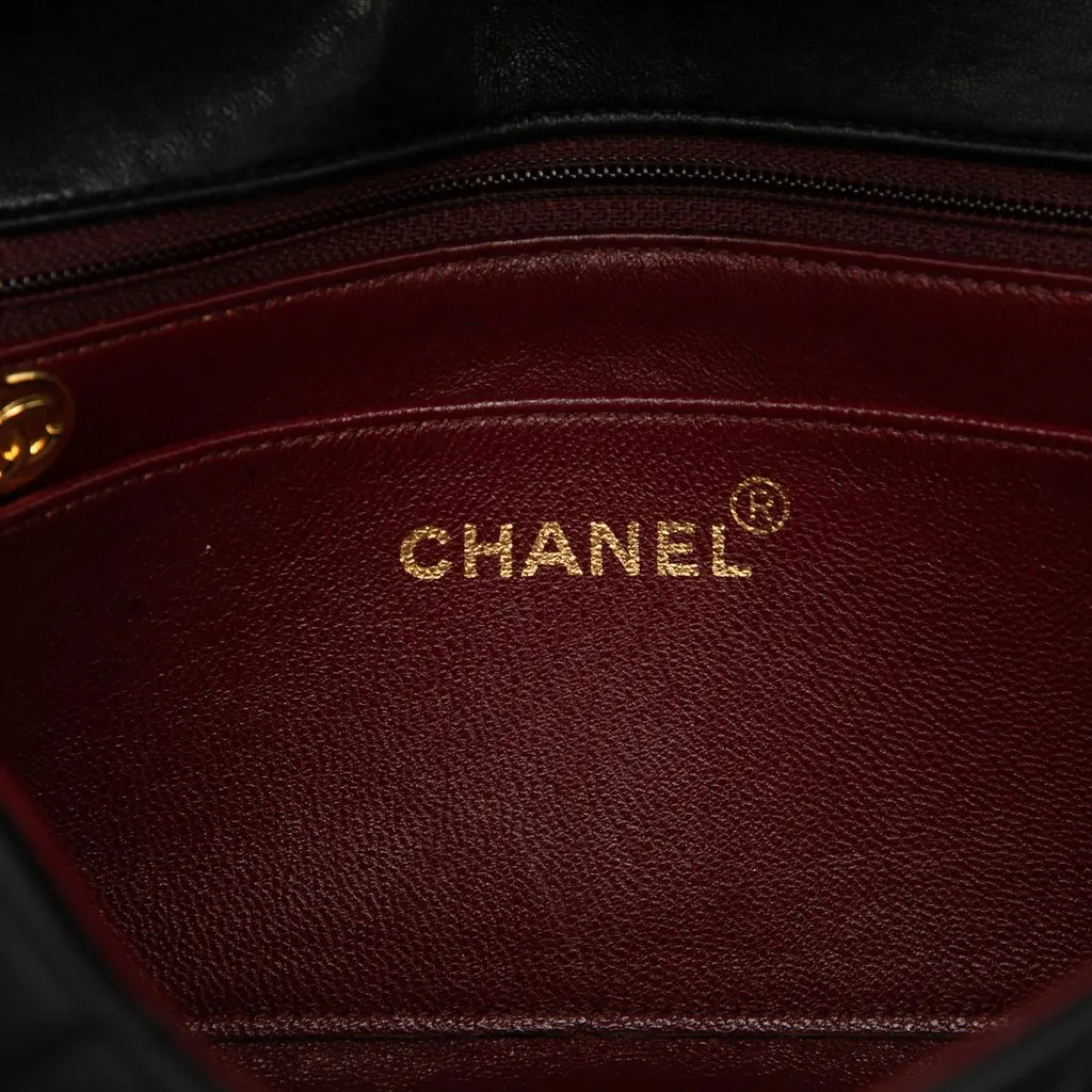 Chanel Small Lambskin Diana Flap Black Leather Very good - Box View