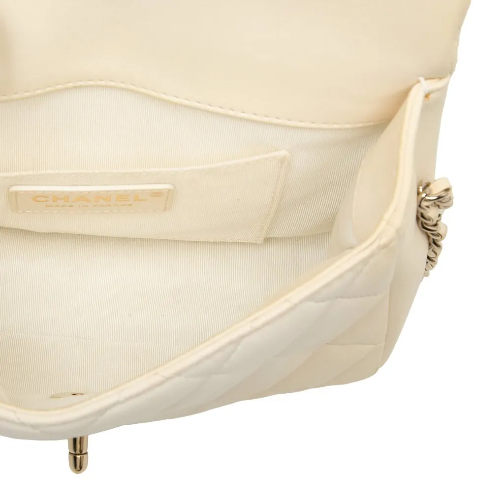 Chanel Mini Quilted Lambskin My Precious Pearls Chain Flap White Leather Very good - Model View