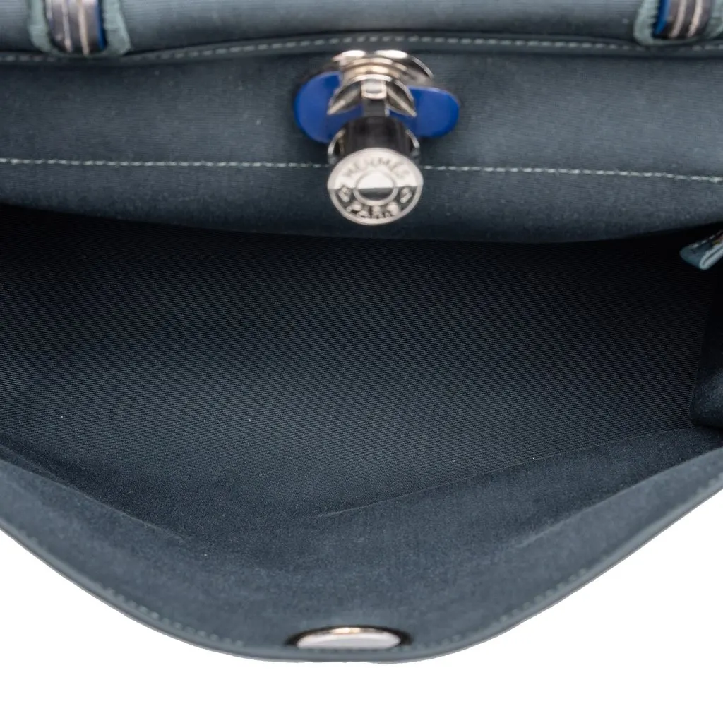 Hermès Toile Herbag Zip 31 Green Canvas Very good - Model View