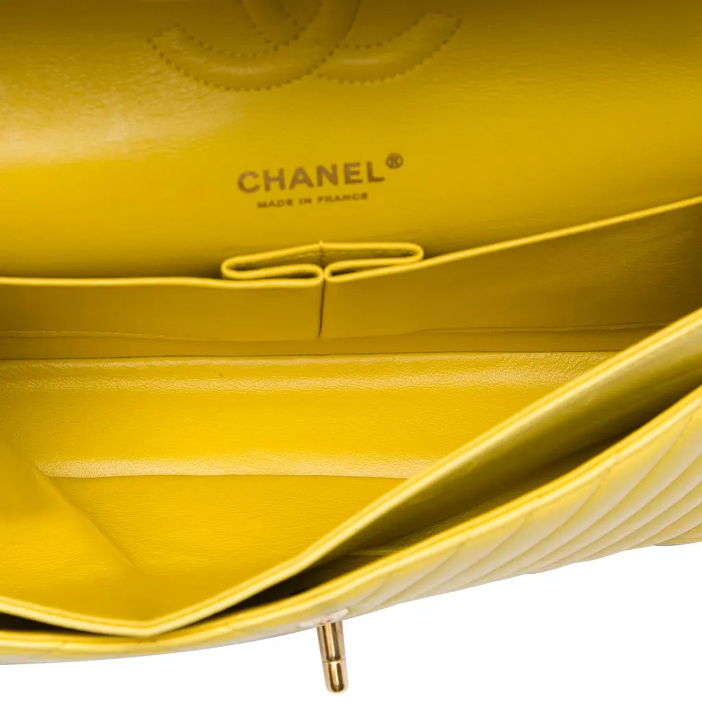 Chanel Medium Classic Chevron Lambskin Double Flap Yellow Leather Very good - Model View