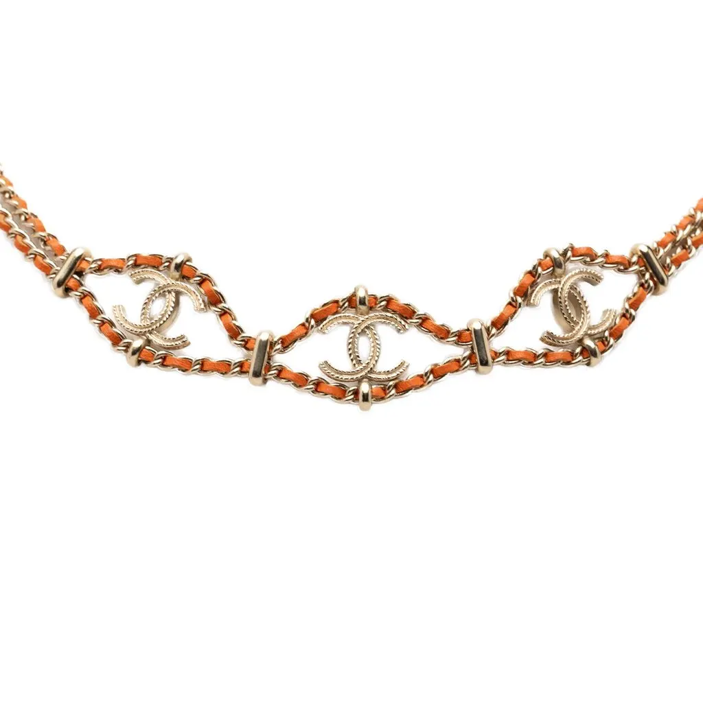 Chanel CC Gold Plated Leather Woven Wrap Choker Necklace Gold Metal Very good - Model View