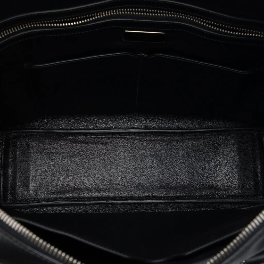 Prada Saffiano Briefcase Black Leather Very good - Model View