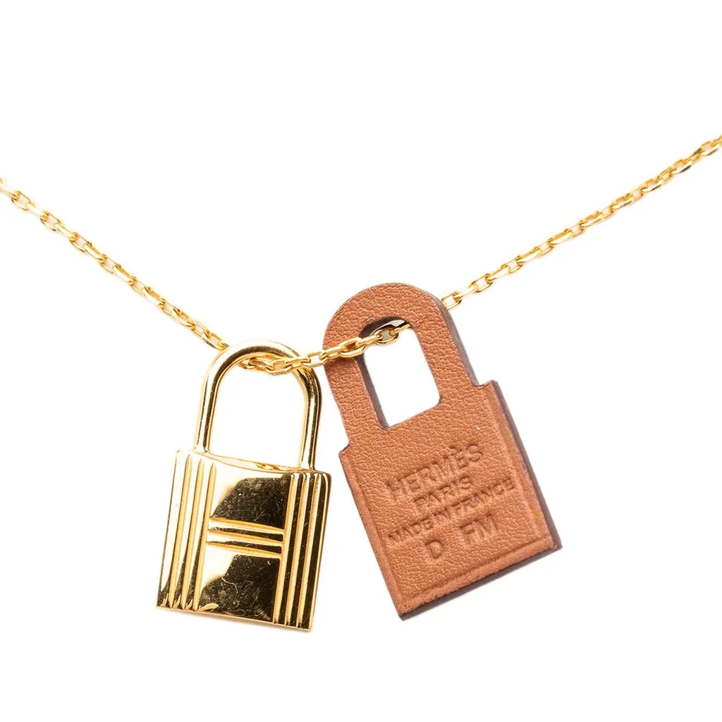 Hermès Gold Plated and Swift O Kelly Pendant Necklace Gold Metal Very good - Back View