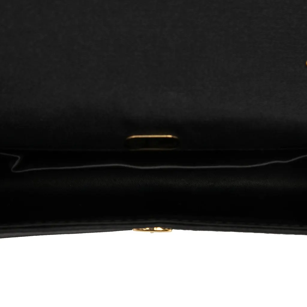 Gucci Canvas Interlocking G Chain Shoulder Bag Black Very good - Model View