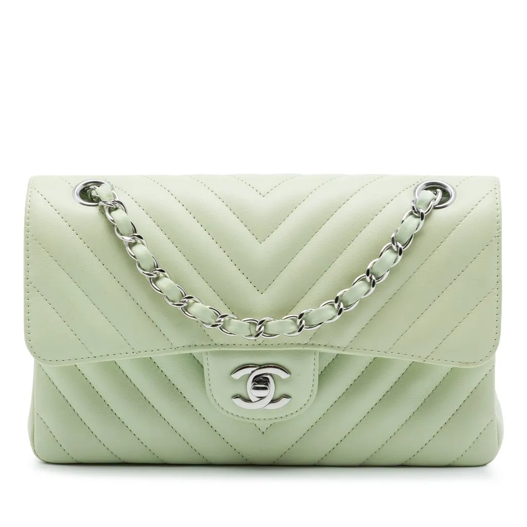 Chanel Small Classic Chevron Lambskin Double Flap Green Leather Very good - Front View